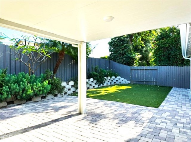 1063 Redding Avenue, Costa Mesa CA: https://media.crmls.org/medias/2e3951a4-99d9-4764-ae9f-f6c3f571002a.jpg