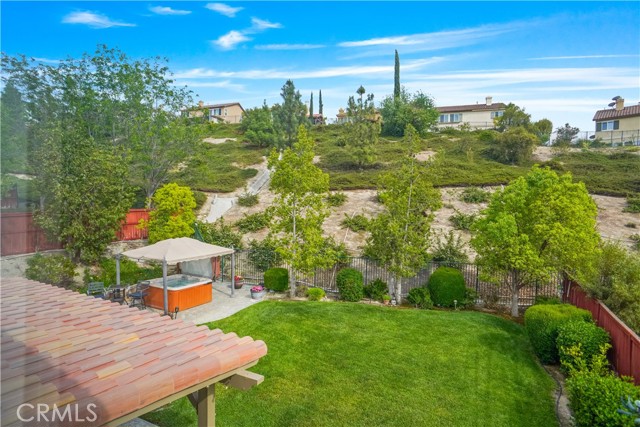 17334 Sierra Sunrise Lane, Canyon Country CA: https://media.crmls.org/medias/2e39df0e-89a5-43e6-82e0-75c7c93651fe.jpg