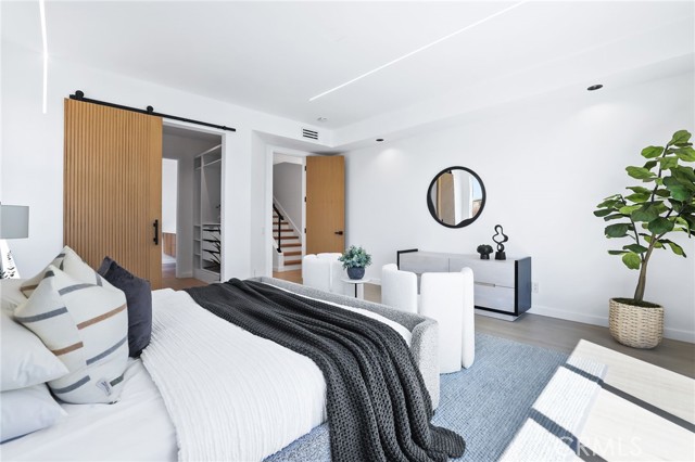309 8th Street, Huntington Beach CA: https://media.crmls.org/medias/2e3a40fc-d3e2-48f4-90c8-7266c46b5b44.jpg