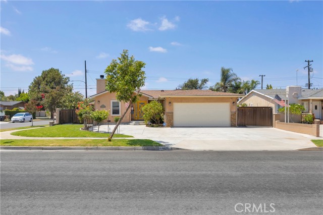 Detail Gallery Image 1 of 31 For 1521 S Dallas Dr, Anaheim,  CA 92804 - 3 Beds | 2/1 Baths