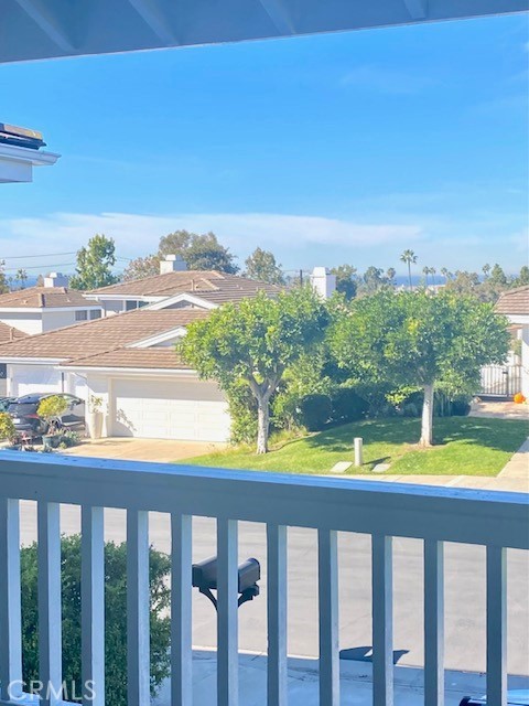 820 Gardenia Way, Corona del Mar CA: https://media.crmls.org/medias/2e3ae62a-09cf-477b-8557-4da54c445135.jpg