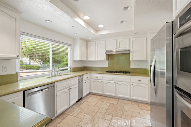 7169 Castle Peak Drive, West Hills CA: https://media.crmls.org/medias/2e3d51ca-1f55-4751-afb0-bfc217c3b326.jpg
