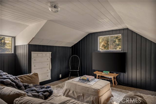 Detail Gallery Image 9 of 52 For 504 Millburn, Lake Arrowhead,  CA 92352 - 4 Beds | 3/1 Baths