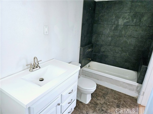 Detail Gallery Image 6 of 13 For 70995 Indian Trl, Twentynine Palms,  CA 92277 - 2 Beds | 2 Baths