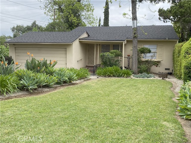 2345 El Sol Avenue, Altadena CA: https://media.crmls.org/medias/2e3ef2e6-1c46-475b-be3b-4c12ca4da212.jpg