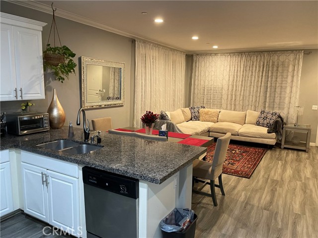 186 Rose Arch, Irvine CA: https://media.crmls.org/medias/2e3f0f6f-fba2-4d3c-a573-cbc541bc425d.jpg