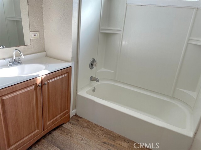 Detail Gallery Image 12 of 14 For 410 E 21st St, Long Beach,  CA 90806 - 4 Beds | 2 Baths