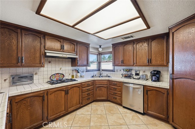 Detail Gallery Image 15 of 47 For 11135 Old Fashion, Riverside,  CA 92503 - 3 Beds | 2/1 Baths