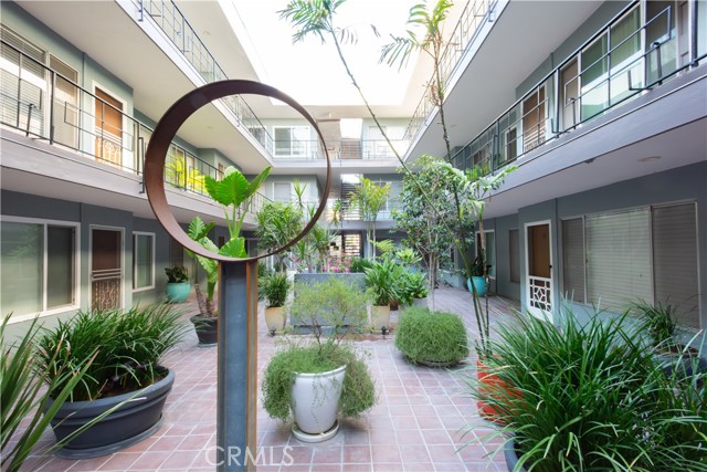 Detail Gallery Image 9 of 11 For 1329 E 1st St #10,  Long Beach,  CA 90802 - 1 Beds | 1 Baths