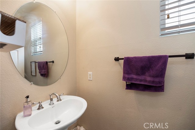 Image 19 of 37 For 41945 Davenport Way D