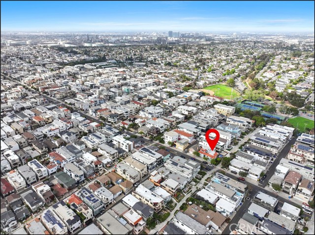 1800 Highland Avenue, Manhattan Beach CA: https://media.crmls.org/medias/2e4100ba-91a2-4478-a84d-1ae33fe59e2c.jpg