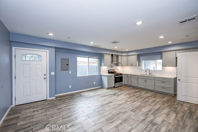 Detail Gallery Image 3 of 21 For 6719 1/2 Vineland, North Hollywood,  CA 91606 - 3 Beds | 2 Baths