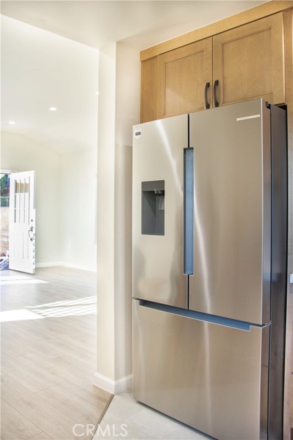 Detail Gallery Image 5 of 18 For 18138 Eccles, Northridge,  CA 91325 - 2 Beds | 2 Baths