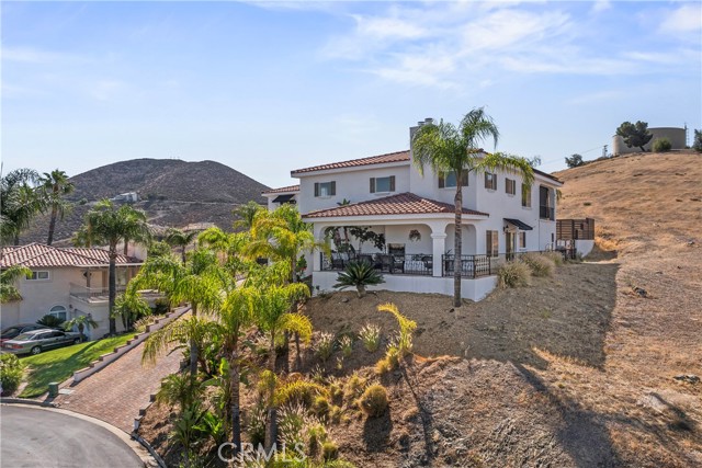 22941 Gold Rush Place, Canyon Lake CA: https://media.crmls.org/medias/2e41f478-1e6a-4ccd-a83d-b5342435f7a7.jpg