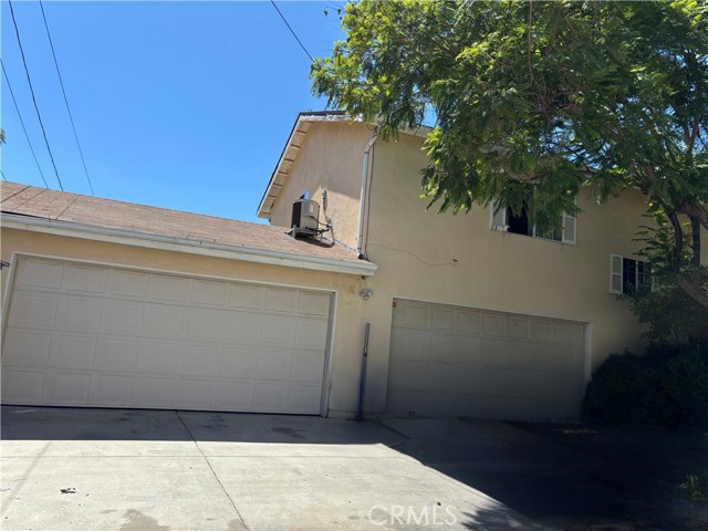 5620 5618 CARTWRIGHT Avenue, North Hollywood CA: https://media.crmls.org/medias/2e42e375-b29f-43aa-b04d-28864e4e67cd.jpg