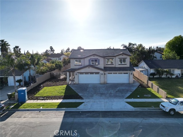 Detail Gallery Image 1 of 13 For 572 N Teakwood Ave #1,  Rialto,  CA 92376 - 4 Beds | 3/1 Baths