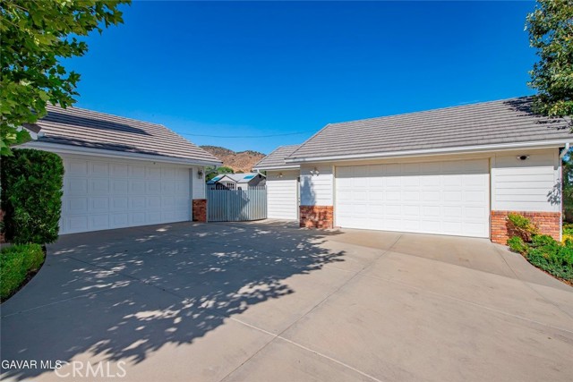 40505 90th W Street, Palmdale CA: https://media.crmls.org/medias/2e4403e5-2ef2-49cf-a2c2-e55e8f14c9bd.jpg