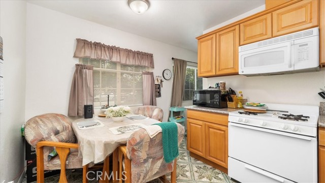 226 E California Street, Ontario CA: https://media.crmls.org/medias/2e44d744-f4de-4614-9024-5223897f1cea.jpg