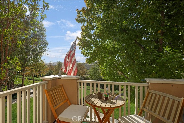 Detail Gallery Image 2 of 21 For 19 Garrison Loop, Ladera Ranch,  CA 92694 - 3 Beds | 2 Baths