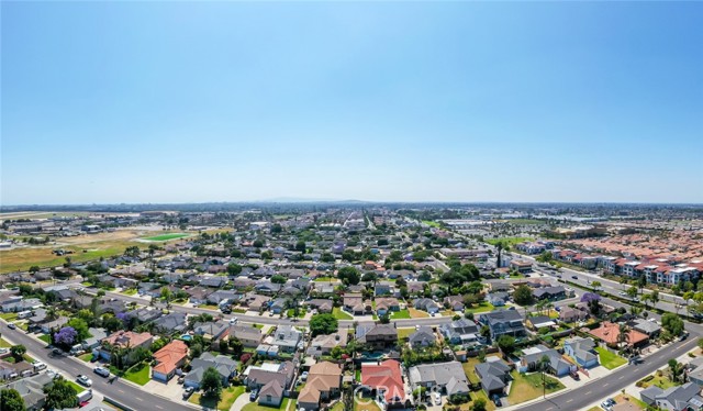 11091 Ranger Drive, Los Alamitos CA: https://media.crmls.org/medias/2e4595fe-4898-47cf-a11a-5b04e67f2c5e.jpg