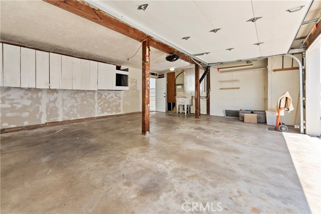 604 Marguerite Avenue, Corona del Mar CA: https://media.crmls.org/medias/2e463c57-2543-4a38-a634-075f54a9c817.jpg