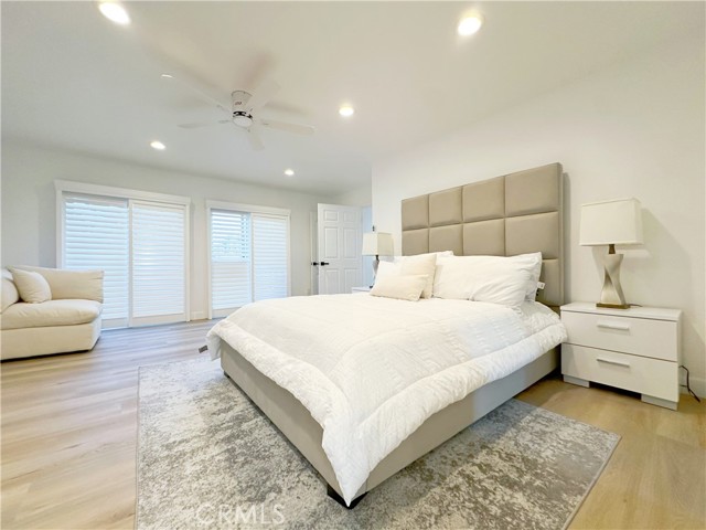 Detail Gallery Image 3 of 21 For 5255 Coldwater Canyon #D,  Sherman Oaks,  CA 91401 - 3 Beds | 3 Baths