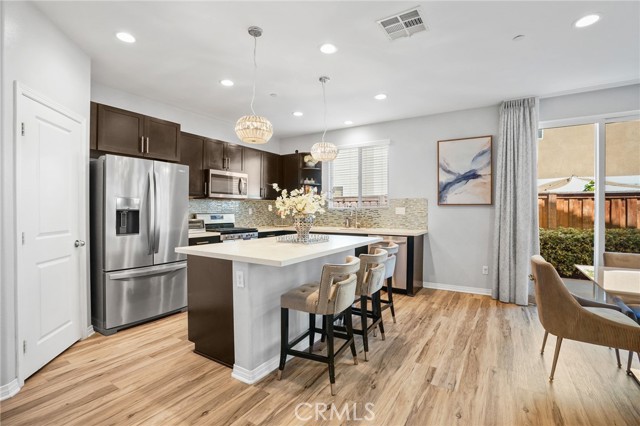 825 Sweetbay Lane, Los Angeles CA: https://media.crmls.org/medias/2e48d30d-f615-4167-9172-47f302130e3c.jpg