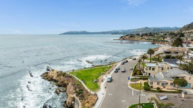 202 Vista Del Mar Avenue, Pismo Beach CA: https://media.crmls.org/medias/2e48e41d-2412-4691-a5ab-d70a9d436d5d.jpg