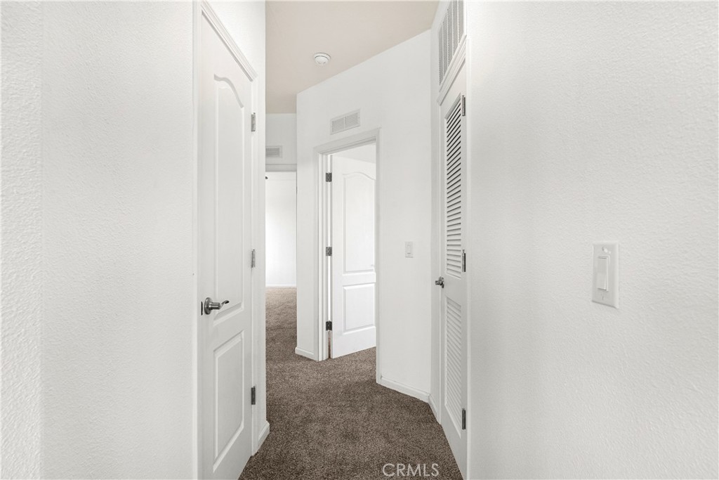 https://media.crmls.org/medias/2e4aa60c-6783-4d6c-bdc1-8fa2668883d9.jpg?preset=X-Large