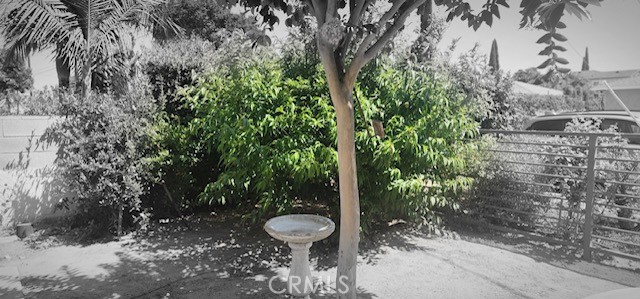 https://media.crmls.org/medias/2e4ba247-e89f-4f3b-a6e9-003125c84d7d.jpg?preset=X-Large