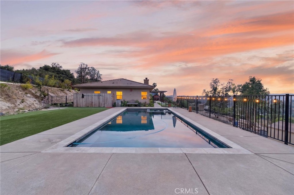 2914 Vista Del Rio