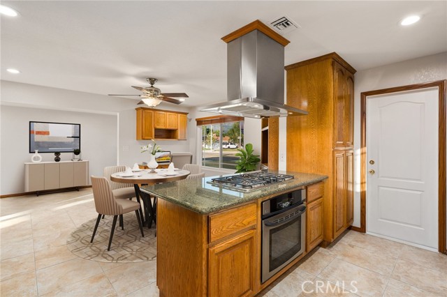 Detail Gallery Image 12 of 38 For 819 N Shaftesbury Ave, San Dimas,  CA 91773 - 3 Beds | 2 Baths