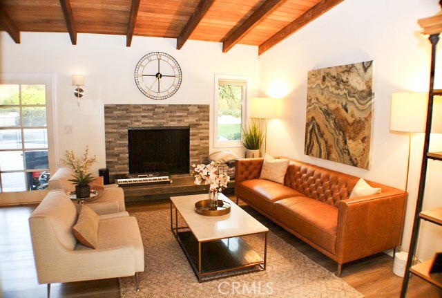 Detail Gallery Image 5 of 25 For 4820 Abbeyville, Woodland Hills,  CA 91364 - 4 Beds | 4 Baths