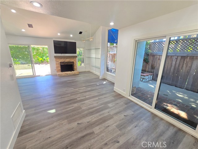 2524 Elden Avenue, Costa Mesa CA: https://media.crmls.org/medias/2e4d9e59-f478-41d0-934d-b900a2912114.jpg