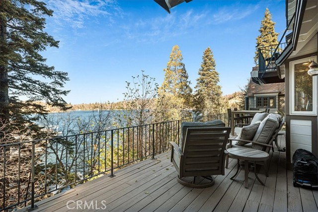 Detail Gallery Image 4 of 19 For 28906 Palisades Dr, Lake Arrowhead,  CA 92352 - 4 Beds | 3/1 Baths