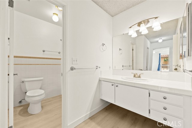 1127 E Del Mar Boulevard, Pasadena CA: https://media.crmls.org/medias/2e4f65fb-c0ab-4140-bee0-2481fd25f1fb.jpg