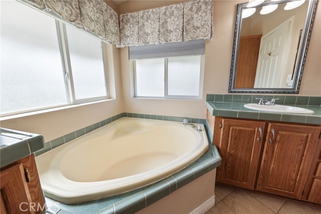 15111 Pipeline Avenue, Chino Hills CA: https://media.crmls.org/medias/2e500bc6-cd64-4aca-8c03-27f14dfaa267.jpg
