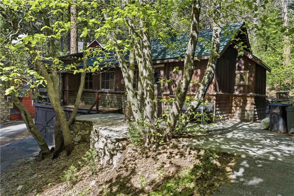https://media.crmls.org/medias/2e504462-9873-4298-8e57-fb203b47d120.jpg?preset=X-Large