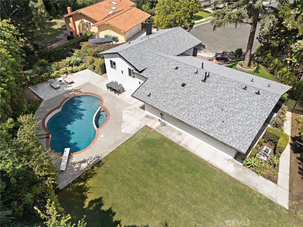 https://media.crmls.org/medias/2e508987-515e-4555-ab5c-396abbe6b798.jpg?preset=X-Large