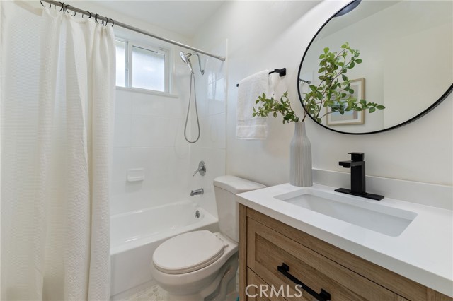 5536 Linden Avenue, Long Beach CA: https://media.crmls.org/medias/2e509d1c-5ec1-4f70-8bf9-5664da541cf1.jpg
