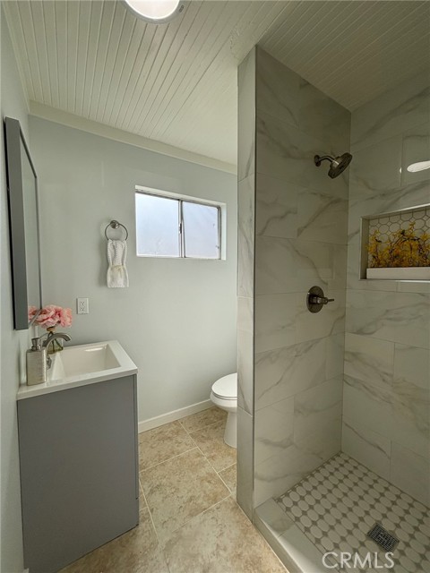 Detail Gallery Image 13 of 22 For 9841 Walnut St, Bellflower,  CA 90706 - 2 Beds | 2 Baths
