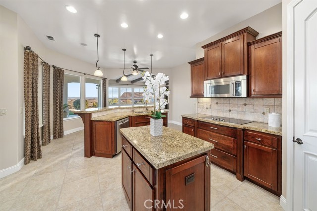 5495 Vista Serrano, Paso Robles CA: https://media.crmls.org/medias/2e51ff87-92c7-4e2a-aa6d-7b42a90de22a.jpg