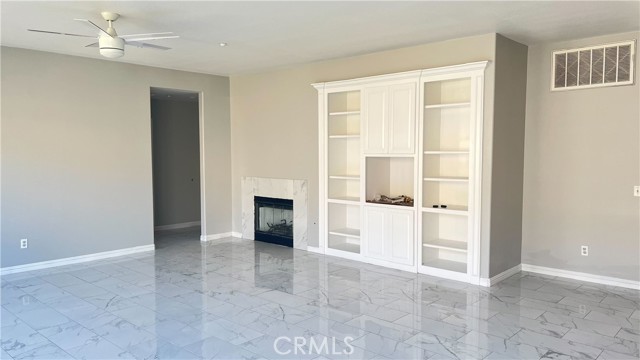 Detail Gallery Image 16 of 33 For 7575 Lime, Fontana,  CA 92336 - 5 Beds | 3 Baths