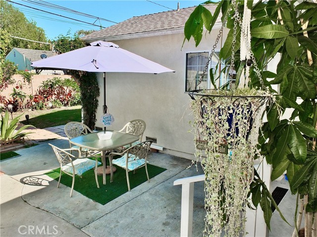 4306 Hackett Avenue, Lakewood CA: https://media.crmls.org/medias/2e52b270-19d3-4d3b-a86b-52b0f3e0c004.jpg