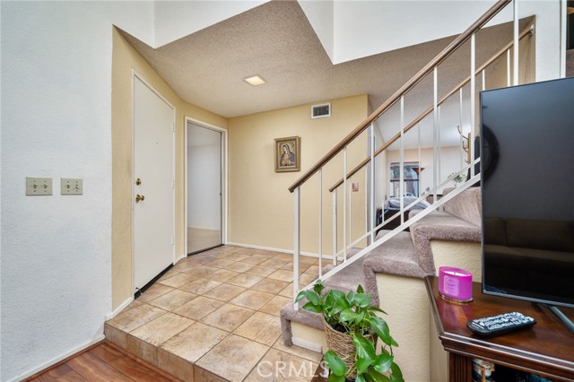 2341 N Palm Avenue, Rialto CA: https://media.crmls.org/medias/2e52d9f2-ab5e-4d4c-83d0-1bb1f5020cc5.jpg