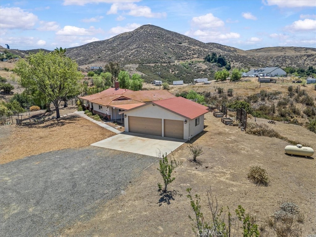 MLS #OC25158307 img 4