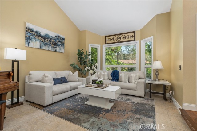 8 Rancho Laguna Dr., Pomona CA: https://media.crmls.org/medias/2e541a85-54da-4f03-bb94-2f01f54aeda3.jpg