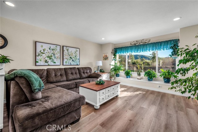 Detail Gallery Image 4 of 21 For 6440 Marquette #D,  Moorpark,  CA 93021 - 3 Beds | 1/1 Baths