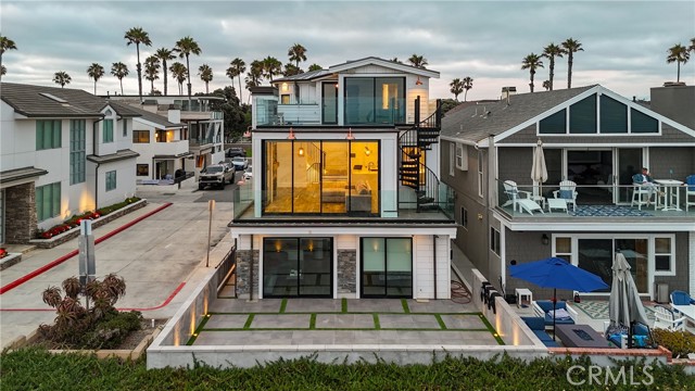 7210 W. Oceanfront, Newport Beach CA: https://media.crmls.org/medias/2e54b0e7-bc1d-4039-9c85-6301a9c40080.jpg