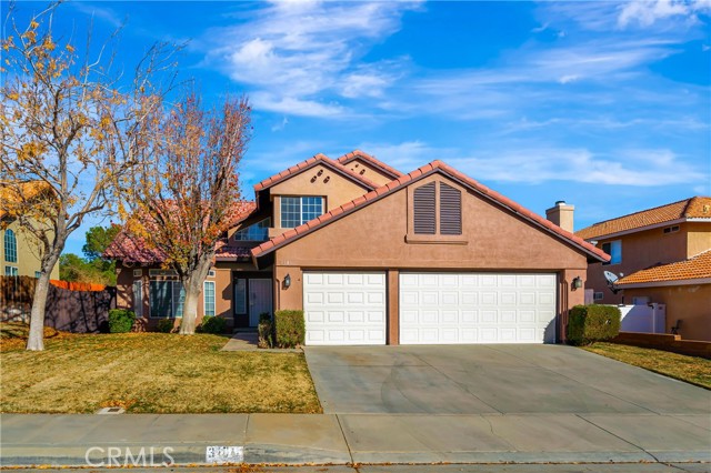 Detail Gallery Image 2 of 67 For 3101 Crowne Dr, Palmdale,  CA 93551 - 5 Beds | 3 Baths